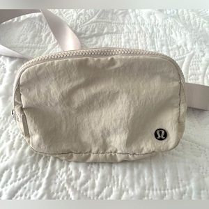 Lulu Lemon Belt Bag White Opal